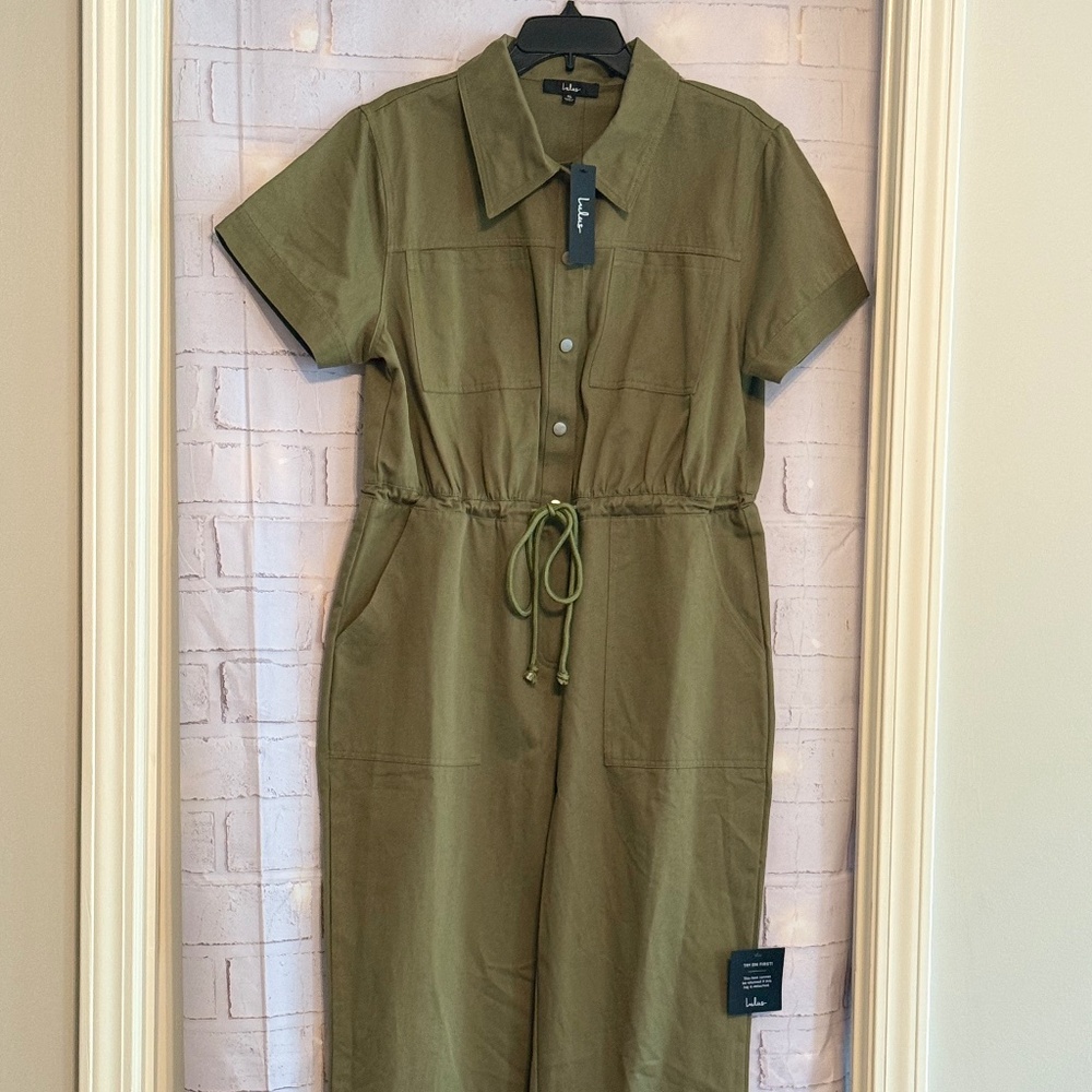 Lulu's Olive Green Utility Jumpsuit with Drawstring waist- Size XL NWT